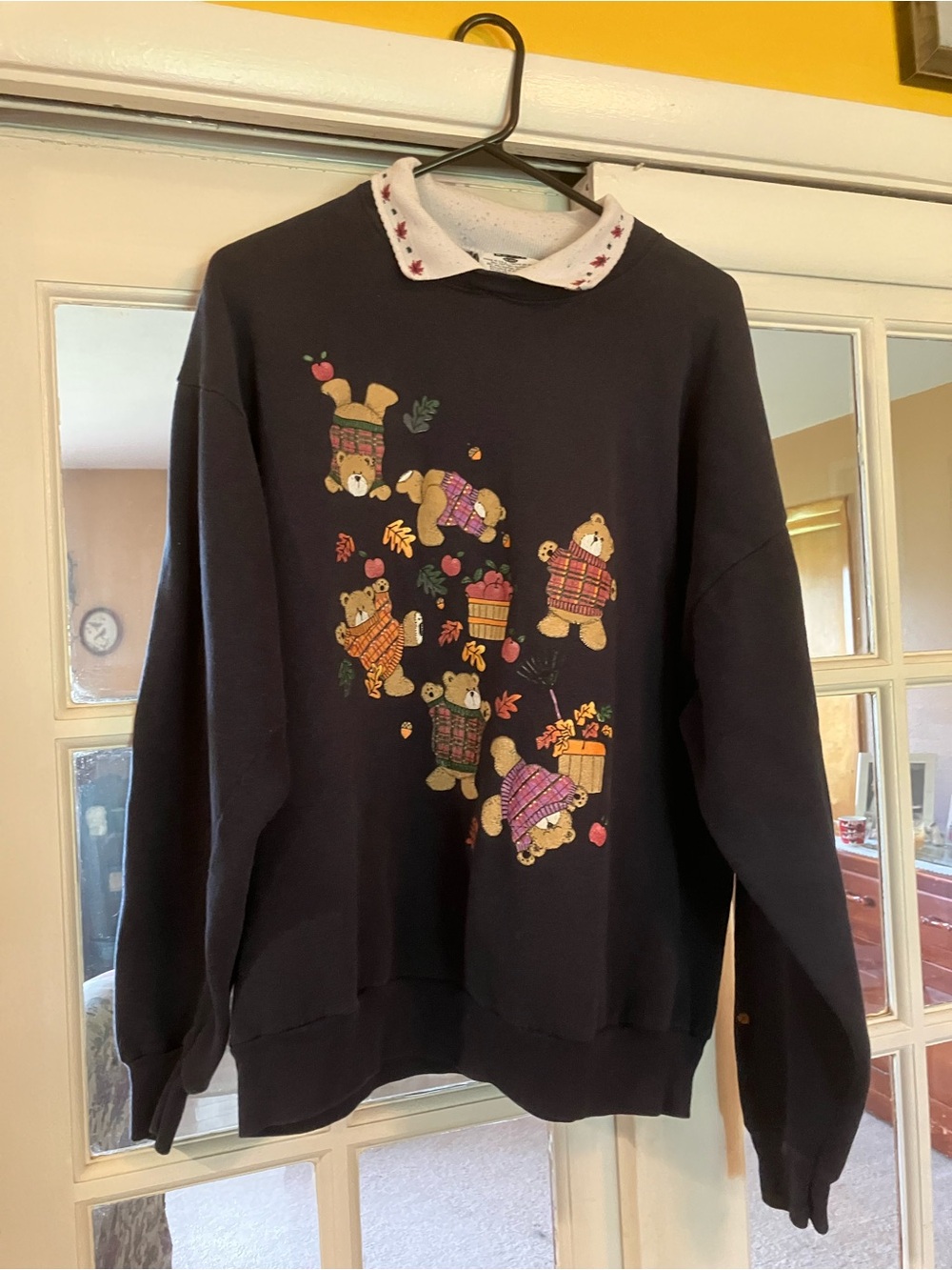 Women's Navy Bear Graphic Sweatshirt with Autumn Motif